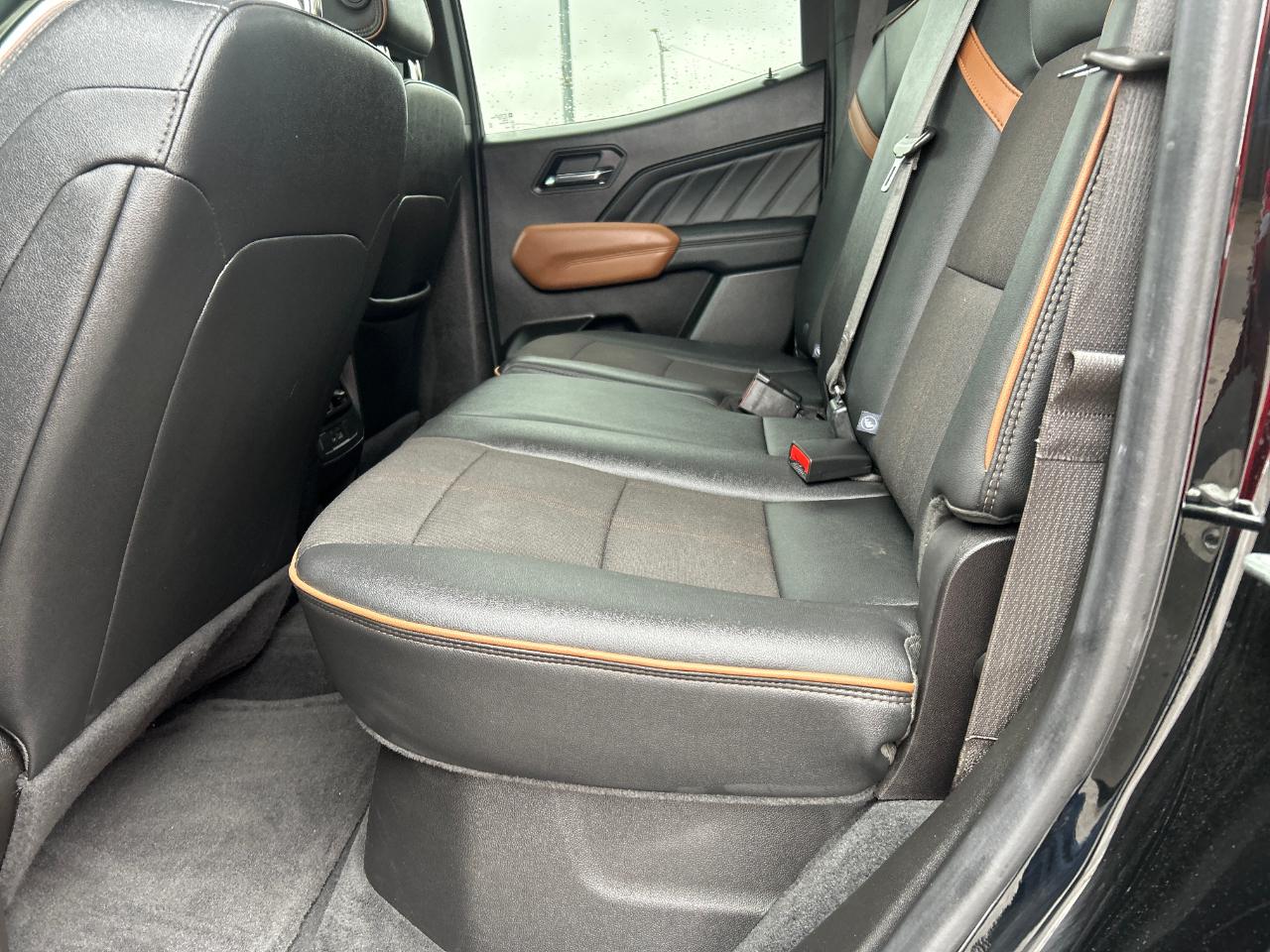 GMC Canyon 4WD Crew Cab AT4 2024