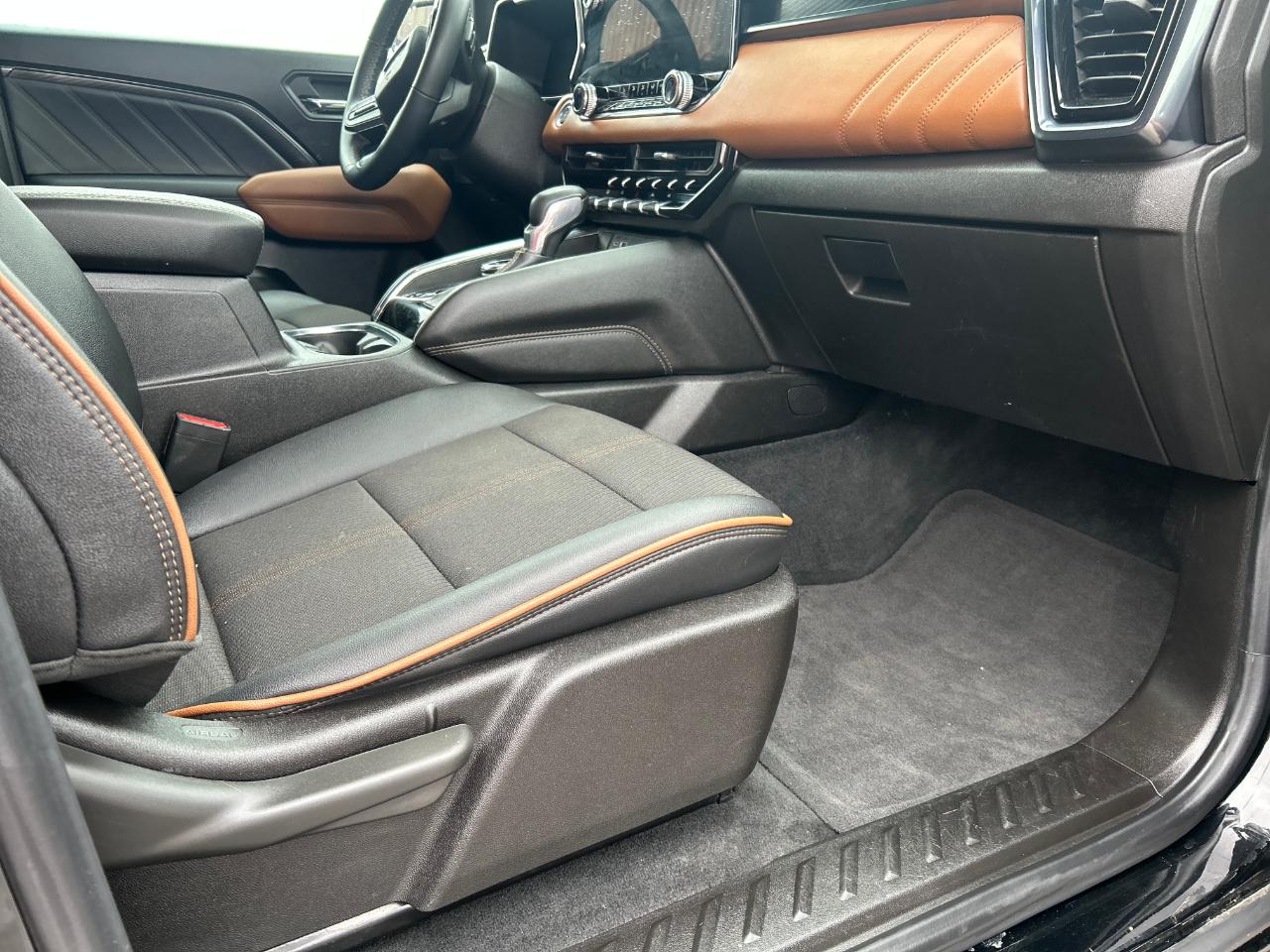 GMC Canyon 4WD Crew Cab AT4 2024