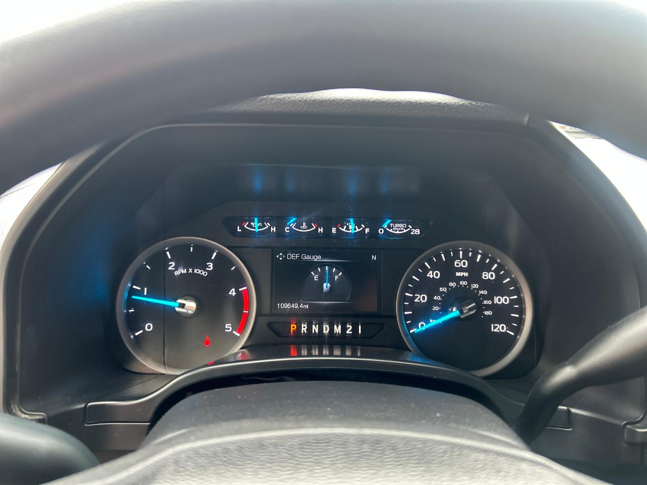 Ford Super Duty F-350 SRW XLT 4WD Crew Cab 8' Box 2017