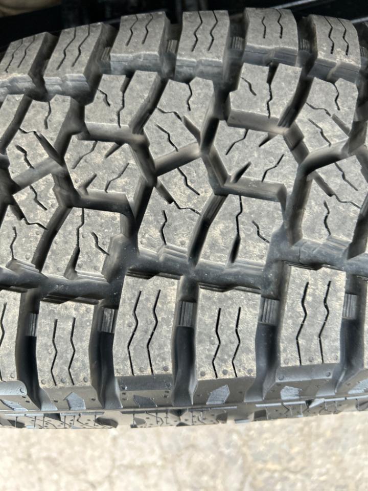 Ford Super Duty F-350 SRW XLT 4WD Crew Cab 8' Box 2017