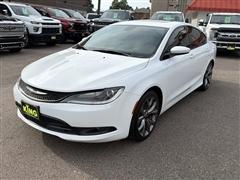 2016 Chrysler 200 