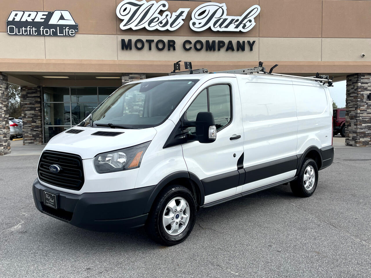 Ford Transit 250 Van Low Roof w/Sliding Pass. 130-in. WB 2017