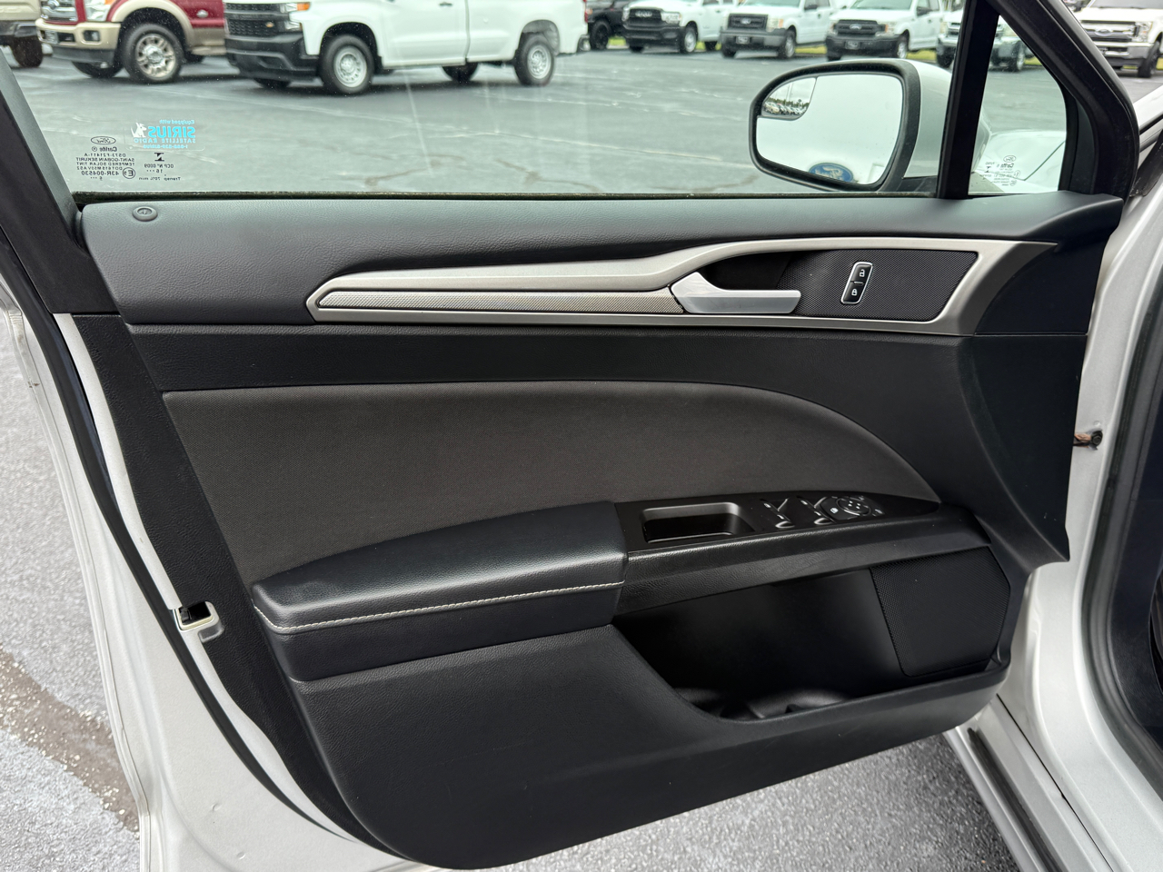 2017 Ford Fusion SE photo 8