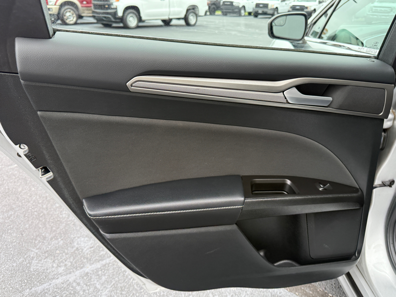 2017 Ford Fusion SE photo 11