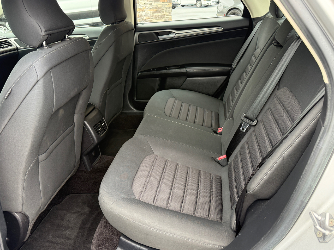 2017 Ford Fusion SE photo 12
