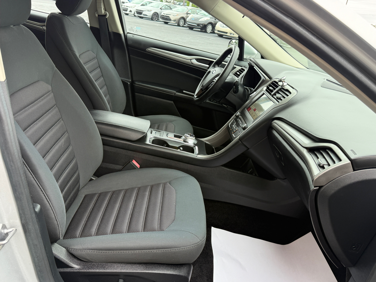 2017 Ford Fusion SE photo 14