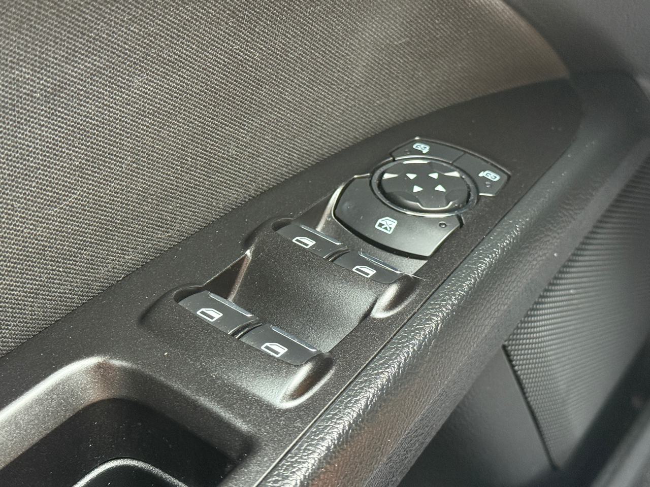 2017 Ford Fusion SE photo 18