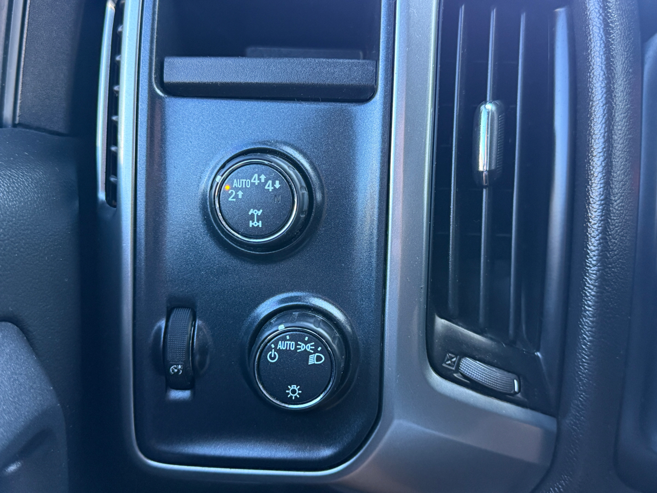 Chevrolet Silverado 1500 1LT Double Cab 4WD 2018 Chevrolet Silverado 1500 1LT Double Cab 4WD 2018