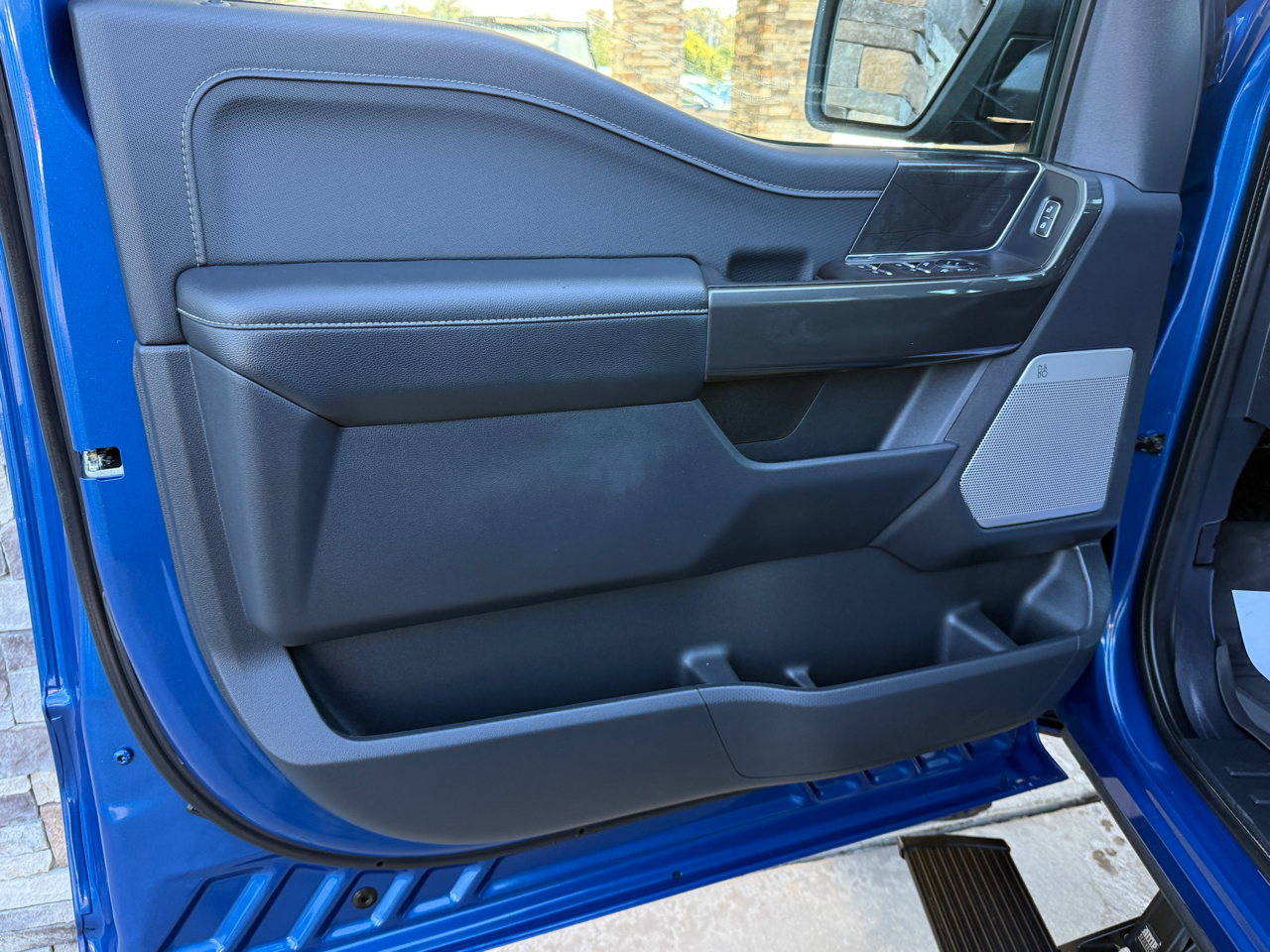 Ford F-150 Lariat SuperCrew 4WD 2022 Ford F-150 Lariat SuperCrew 4WD 2022