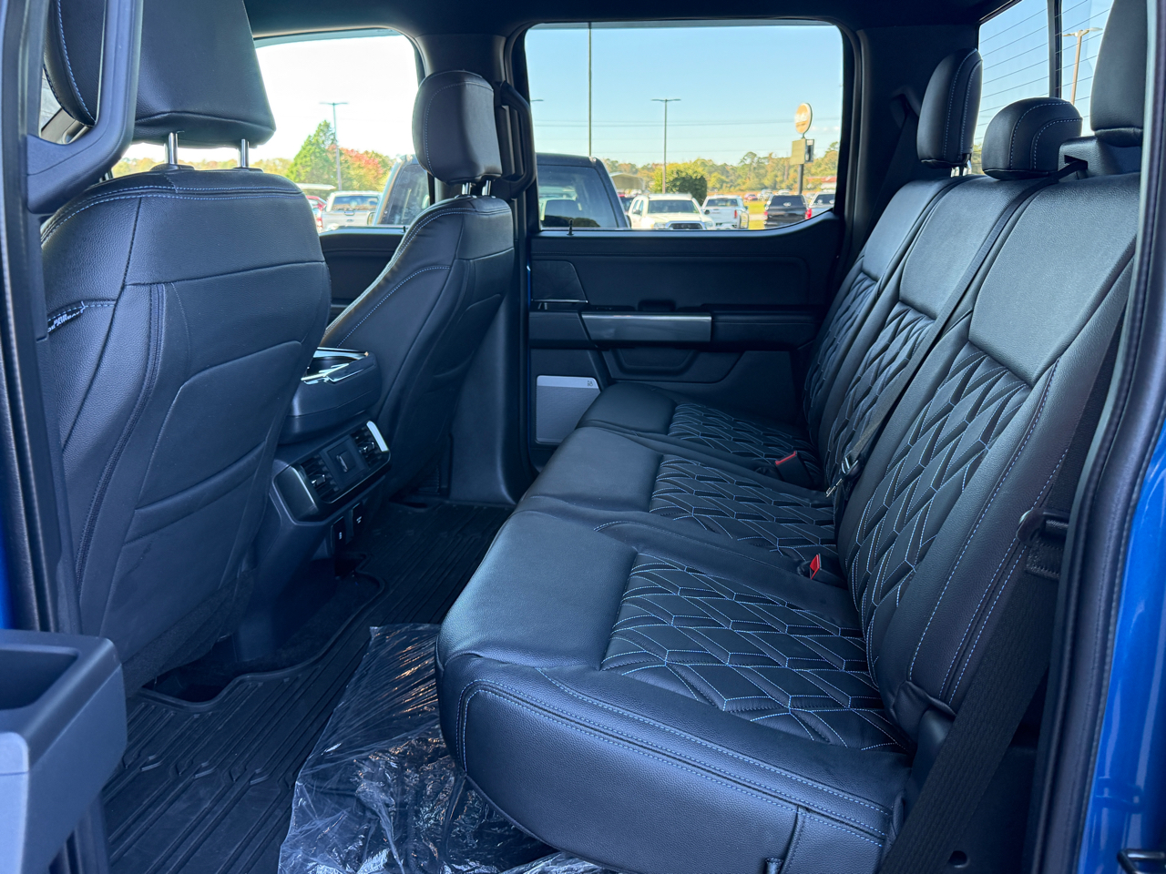 Ford F-150 Lariat SuperCrew 4WD 2022 Ford F-150 Lariat SuperCrew 4WD 2022