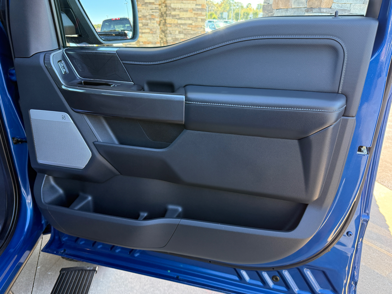 Ford F-150 Lariat SuperCrew 4WD 2022 Ford F-150 Lariat SuperCrew 4WD 2022