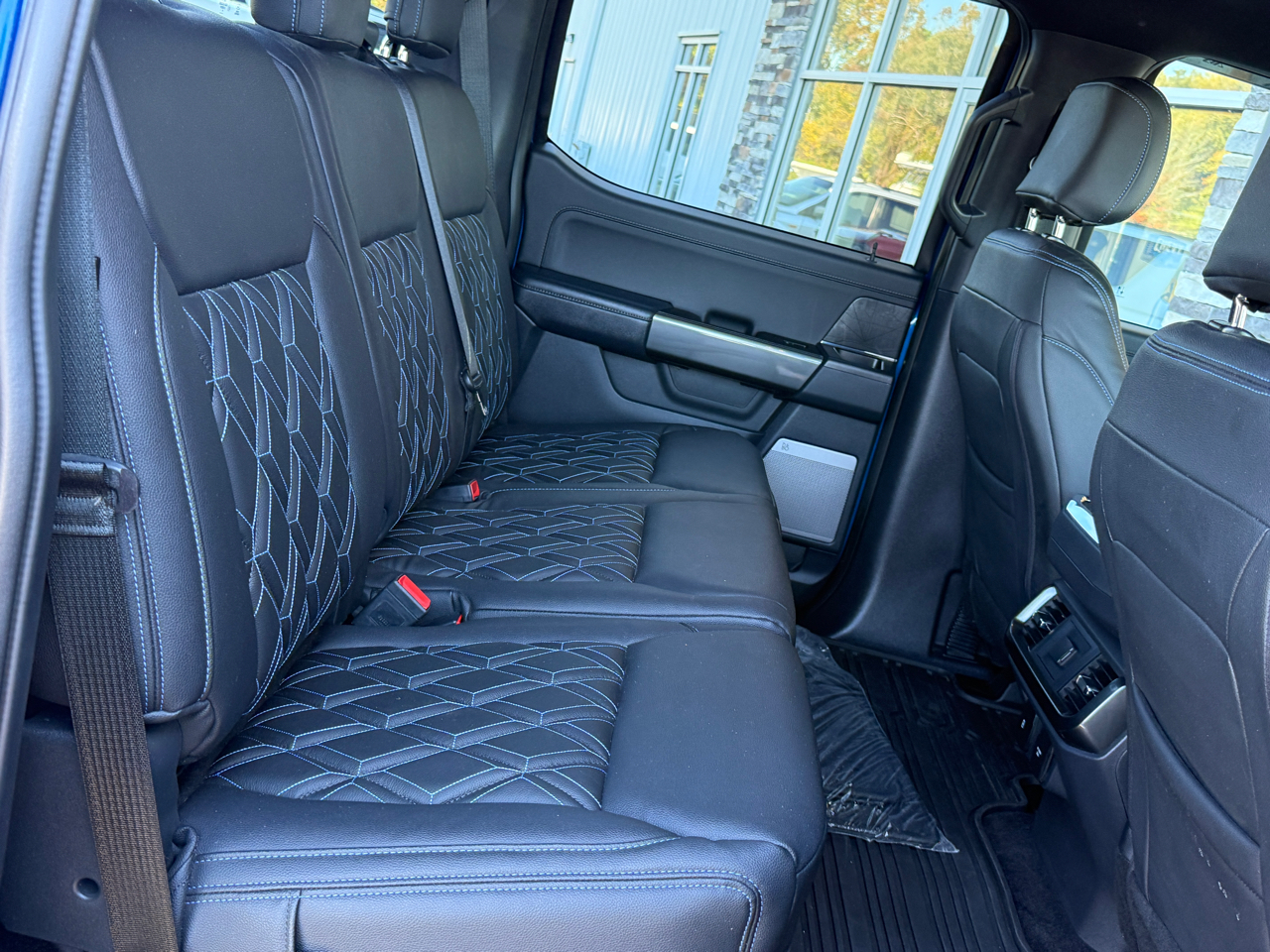 Ford F-150 Lariat SuperCrew 4WD 2022 Ford F-150 Lariat SuperCrew 4WD 2022