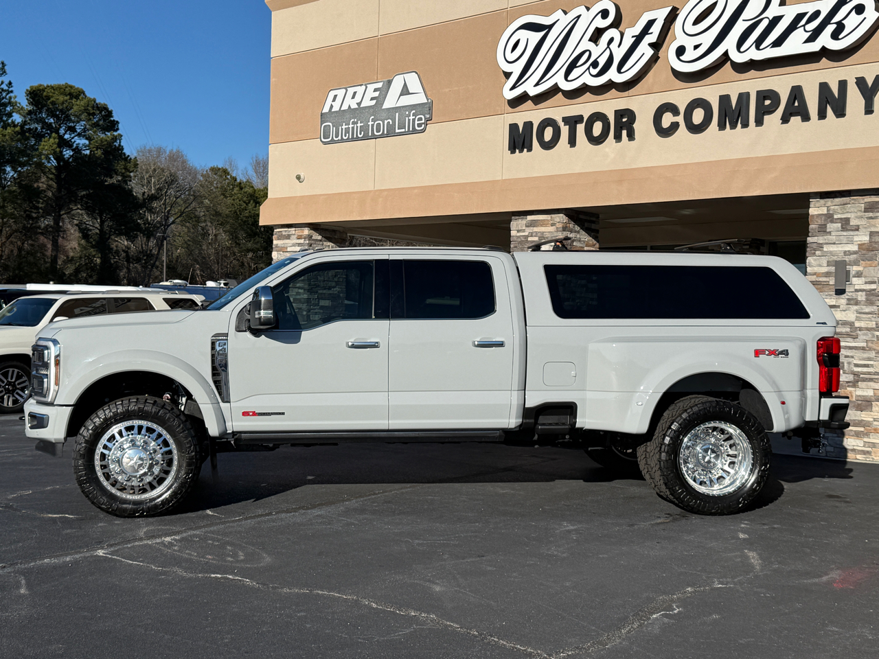 Ford F-450 SD Platinum Crew Cab DRW 4WD 2025
