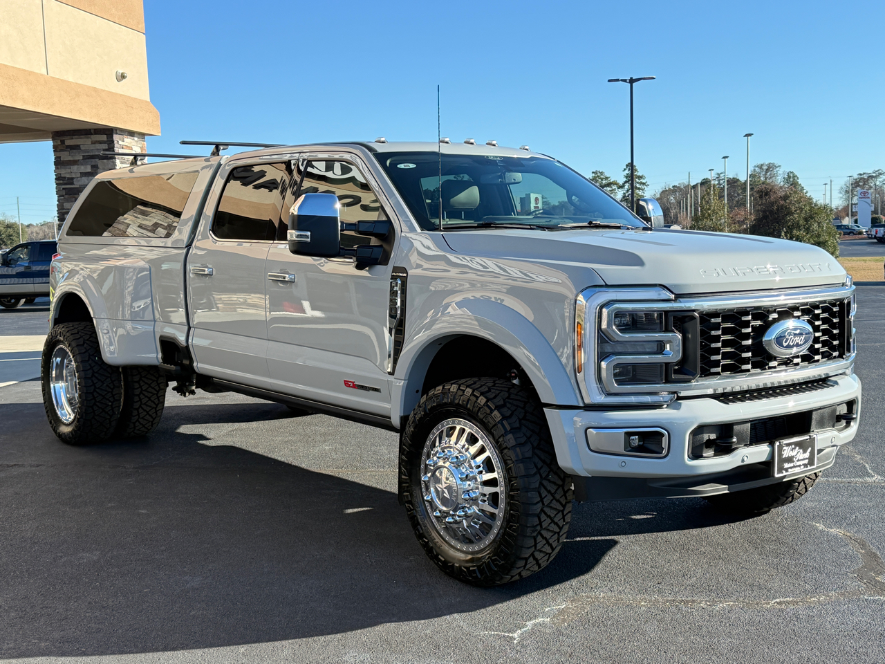 Ford F-450 SD Platinum Crew Cab DRW 4WD 2025