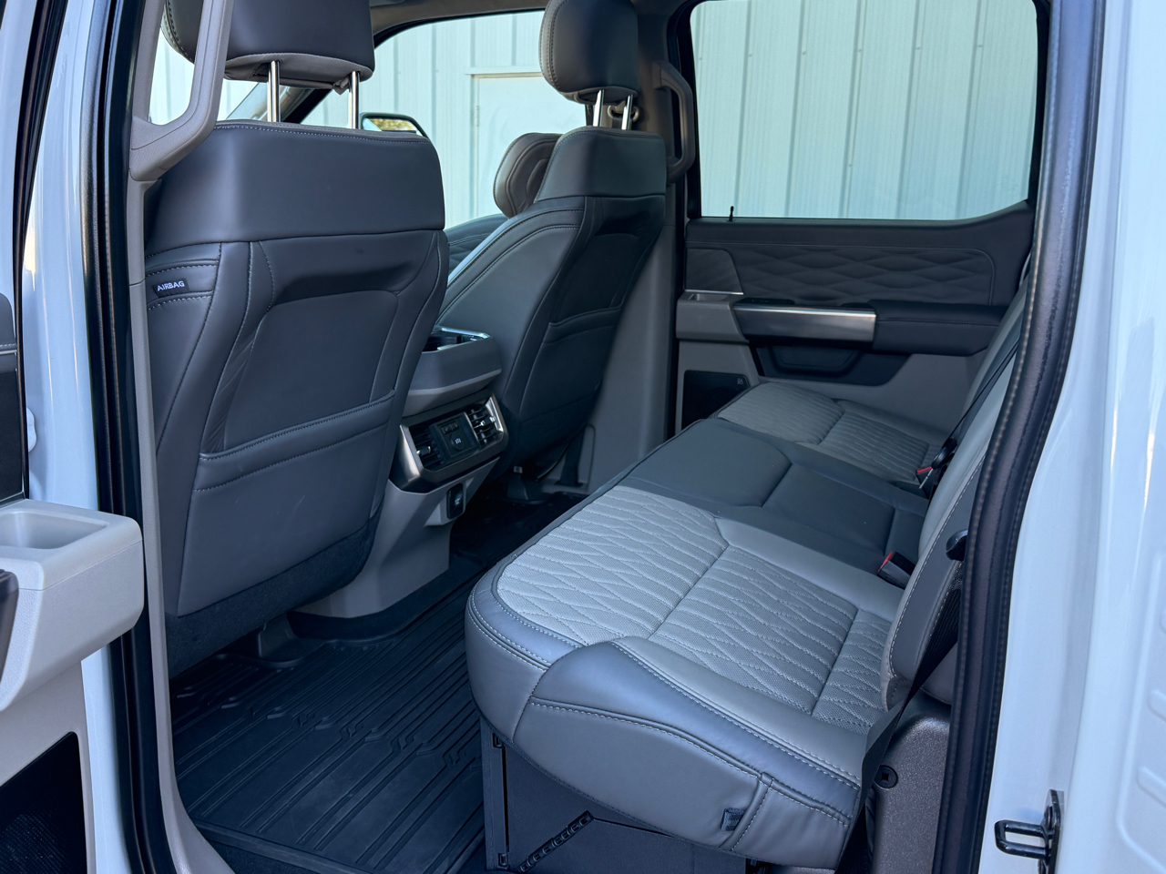 Ford F-450 SD Platinum Crew Cab DRW 4WD 2025