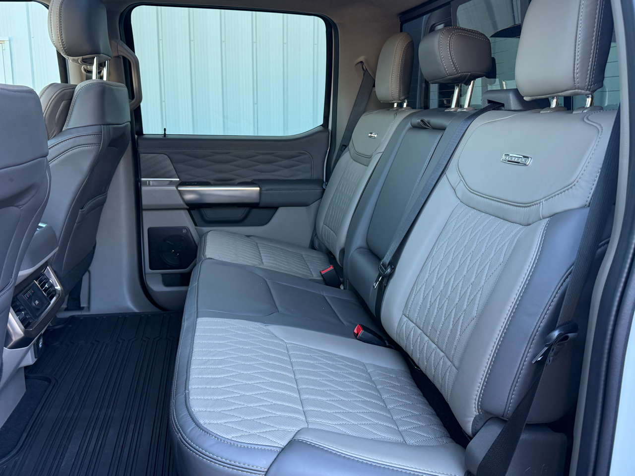 Ford F-450 SD Platinum Crew Cab DRW 4WD 2025