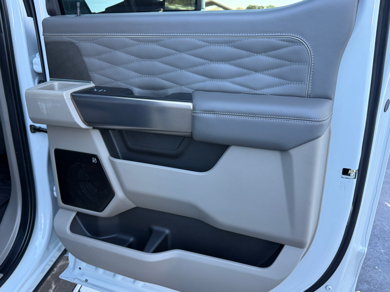 Ford F-450 SD Platinum Crew Cab DRW 4WD 2025