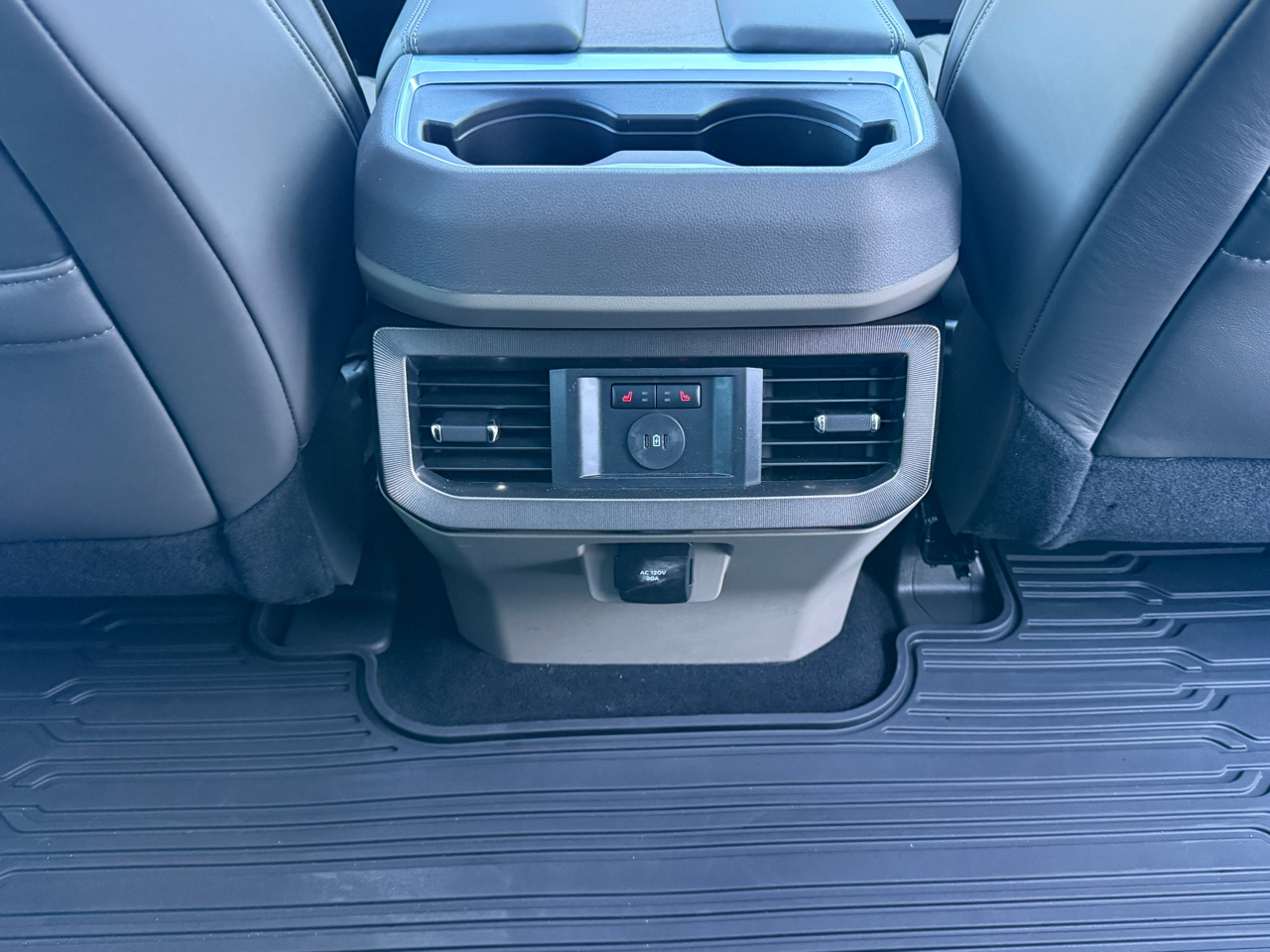 Ford F-450 SD Platinum Crew Cab DRW 4WD 2025