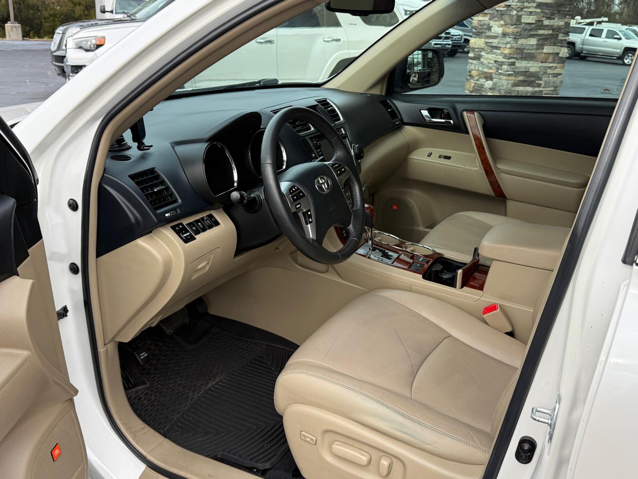 Toyota Highlander Limited 2WD 2013