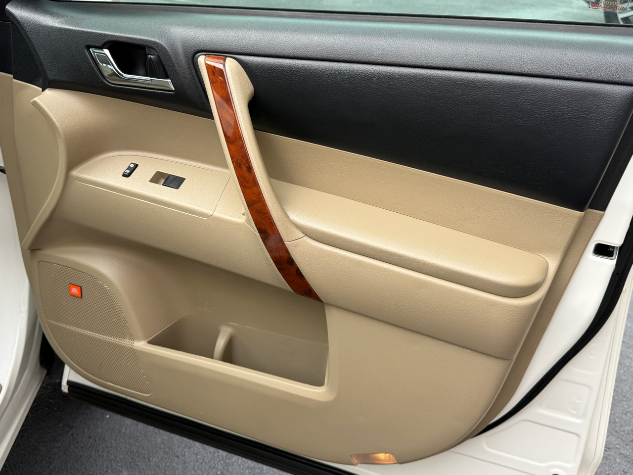 Toyota Highlander Limited 2WD 2013