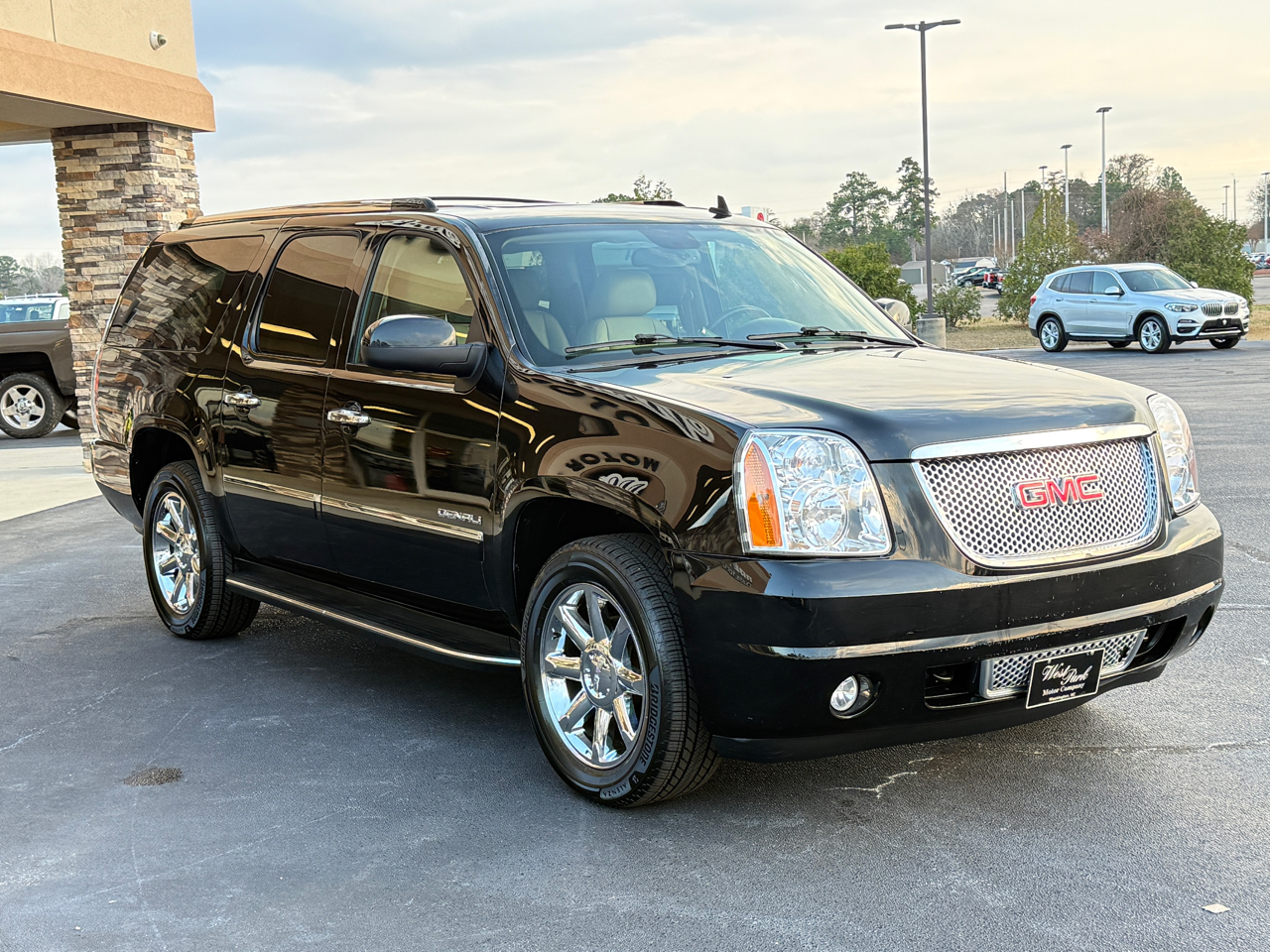 GMC Yukon Denali XL 4WD 2012
