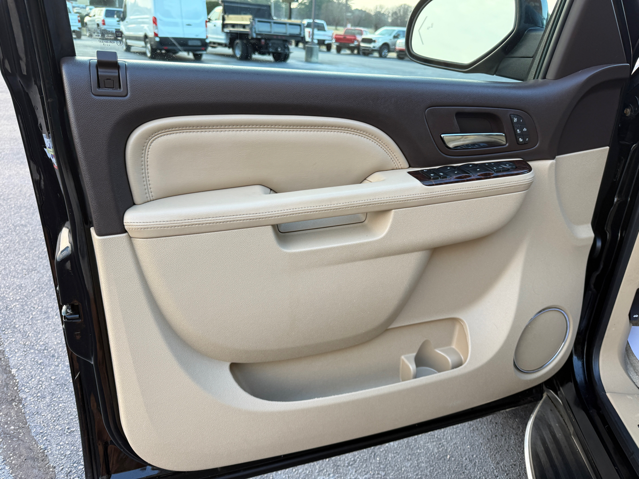 GMC Yukon Denali XL 4WD 2012