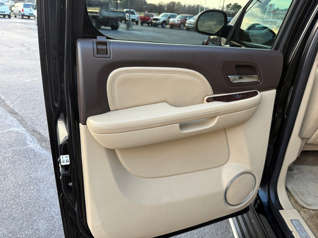 GMC Yukon Denali XL 4WD 2012