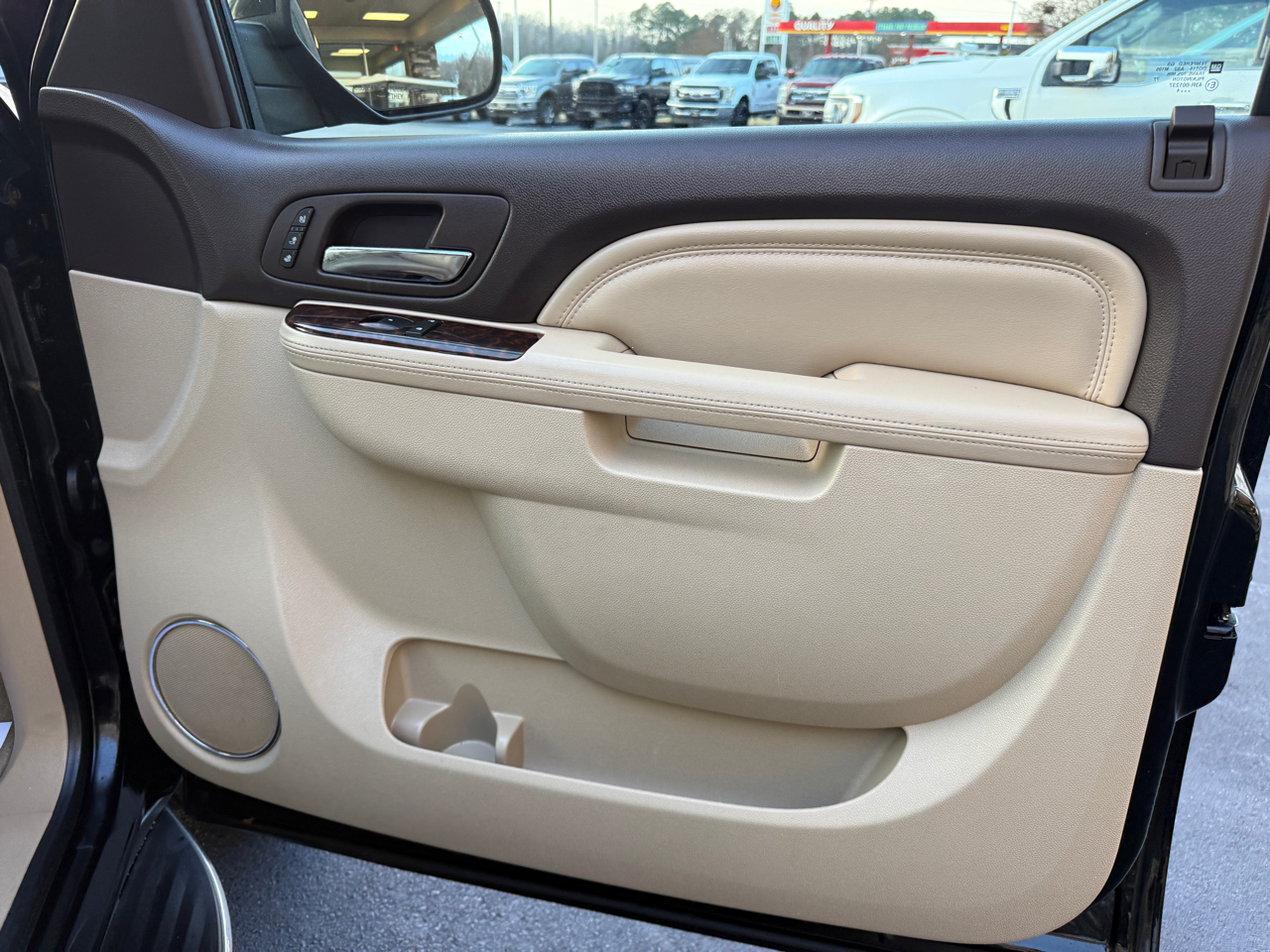 GMC Yukon Denali XL 4WD 2012