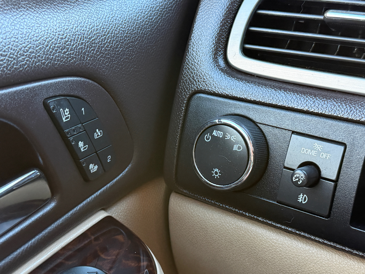 GMC Yukon Denali XL 4WD 2012