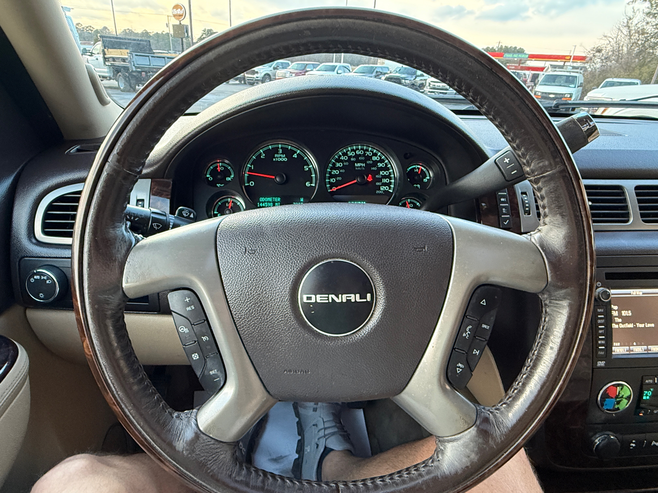 GMC Yukon Denali XL 4WD 2012