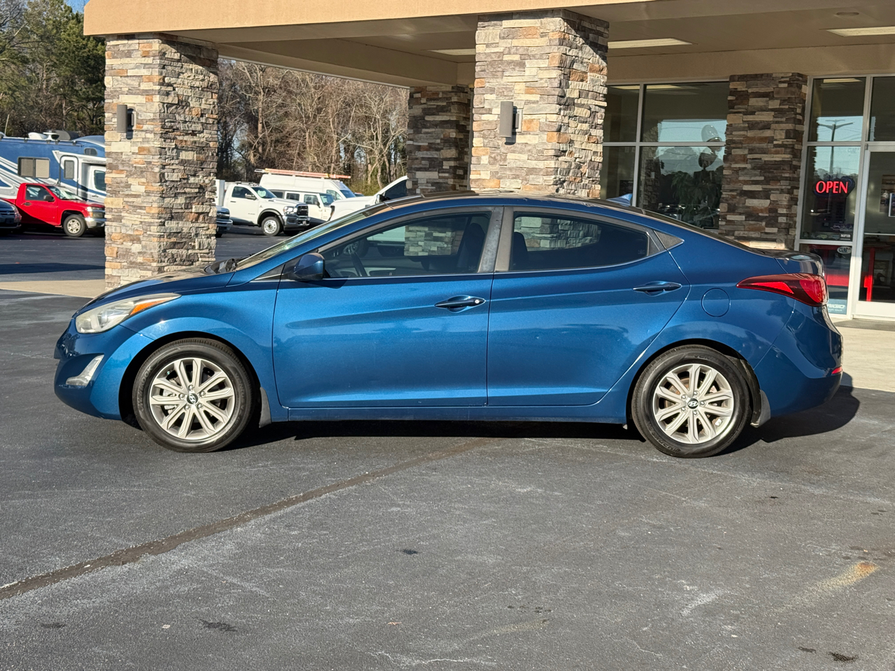 Hyundai Elantra SE 6AT 2015