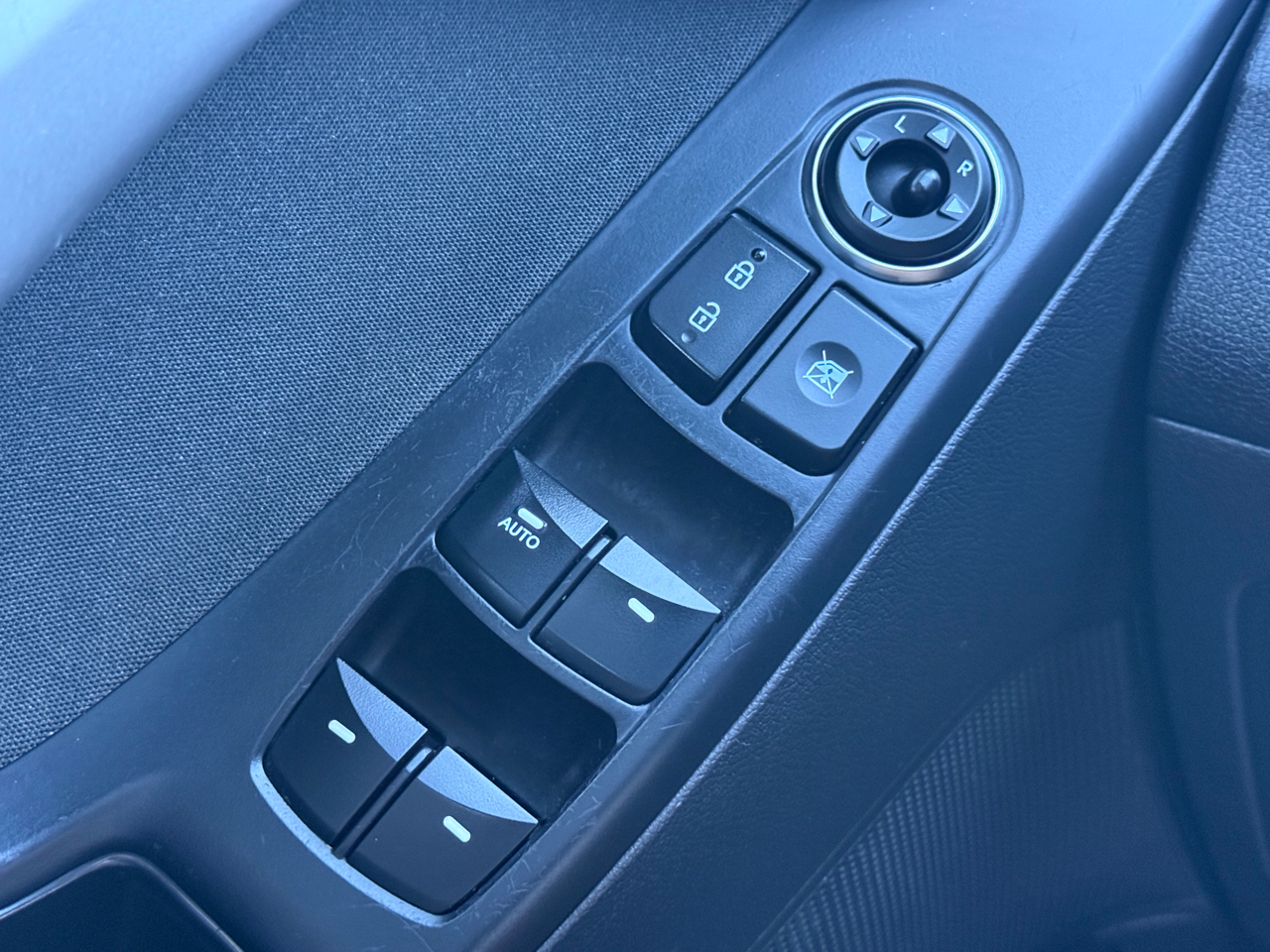 Hyundai Elantra SE 6AT 2015