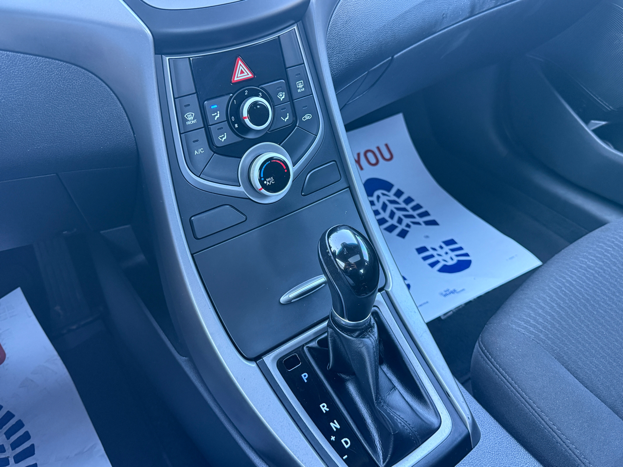 Hyundai Elantra SE 6AT 2015