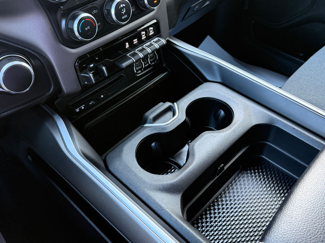 RAM 1500 Big Horn Crew Cab SWB 4WD 2019