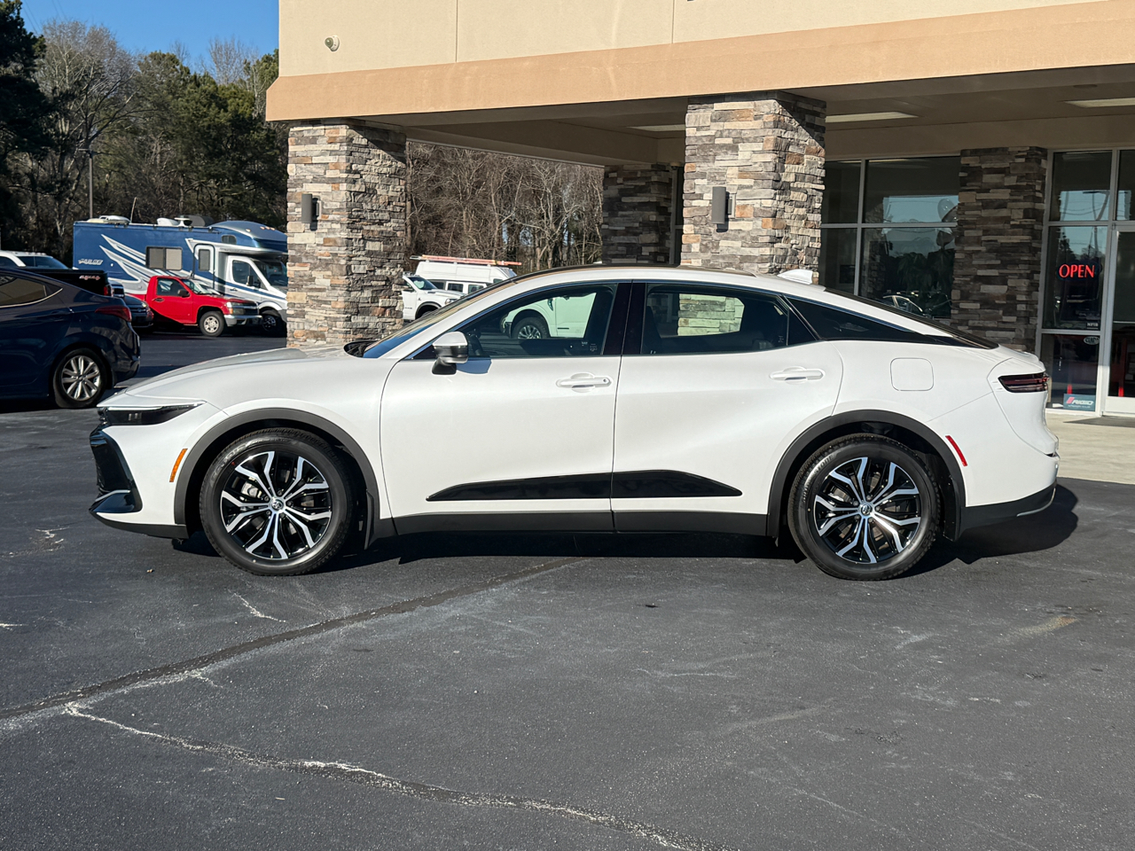 Toyota Crown XLE 2023