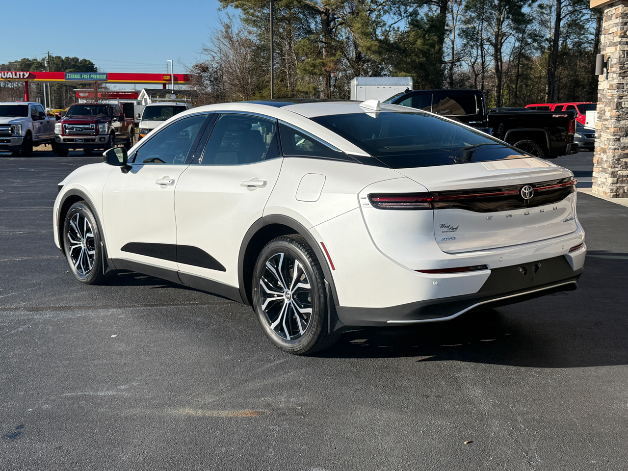 Toyota Crown XLE 2023