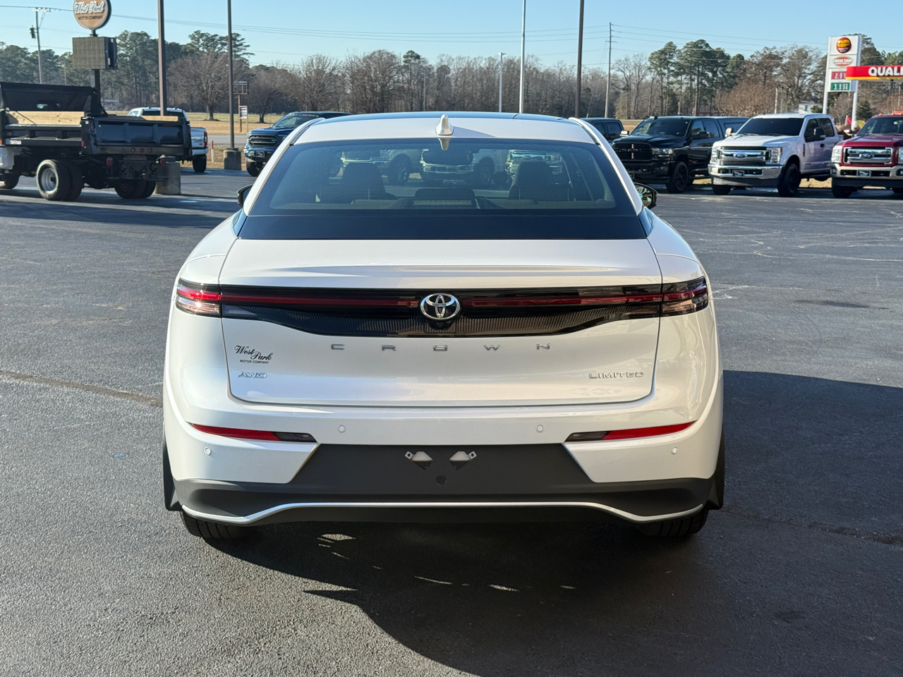 Toyota Crown XLE 2023