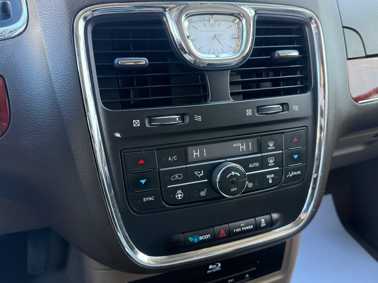 Chrysler Town & Country Touring-L 2014