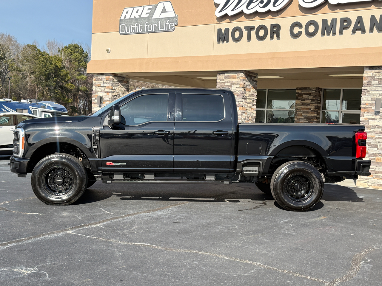 Ford F-250 SD Lariat Crew Cab 4WD 2023