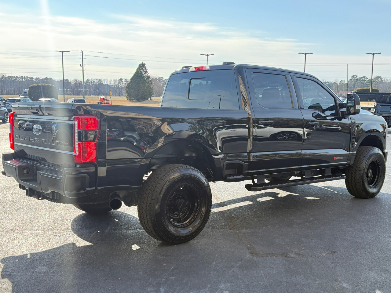 Ford F-250 SD Lariat Crew Cab 4WD 2023