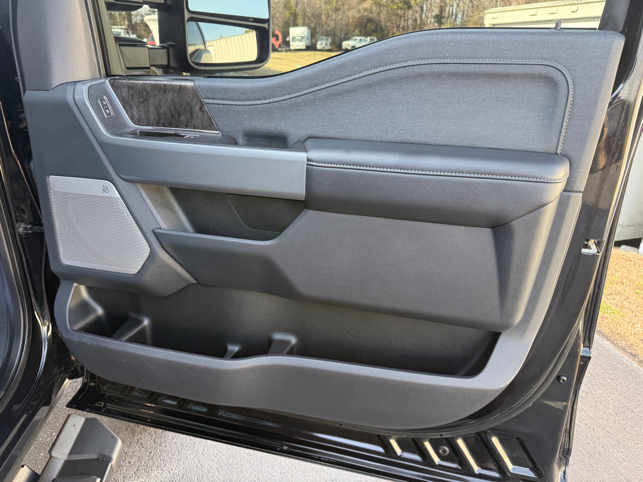 Ford F-250 SD Lariat Crew Cab 4WD 2023