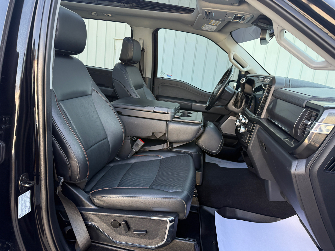 Ford F-250 SD Lariat Crew Cab 4WD 2023