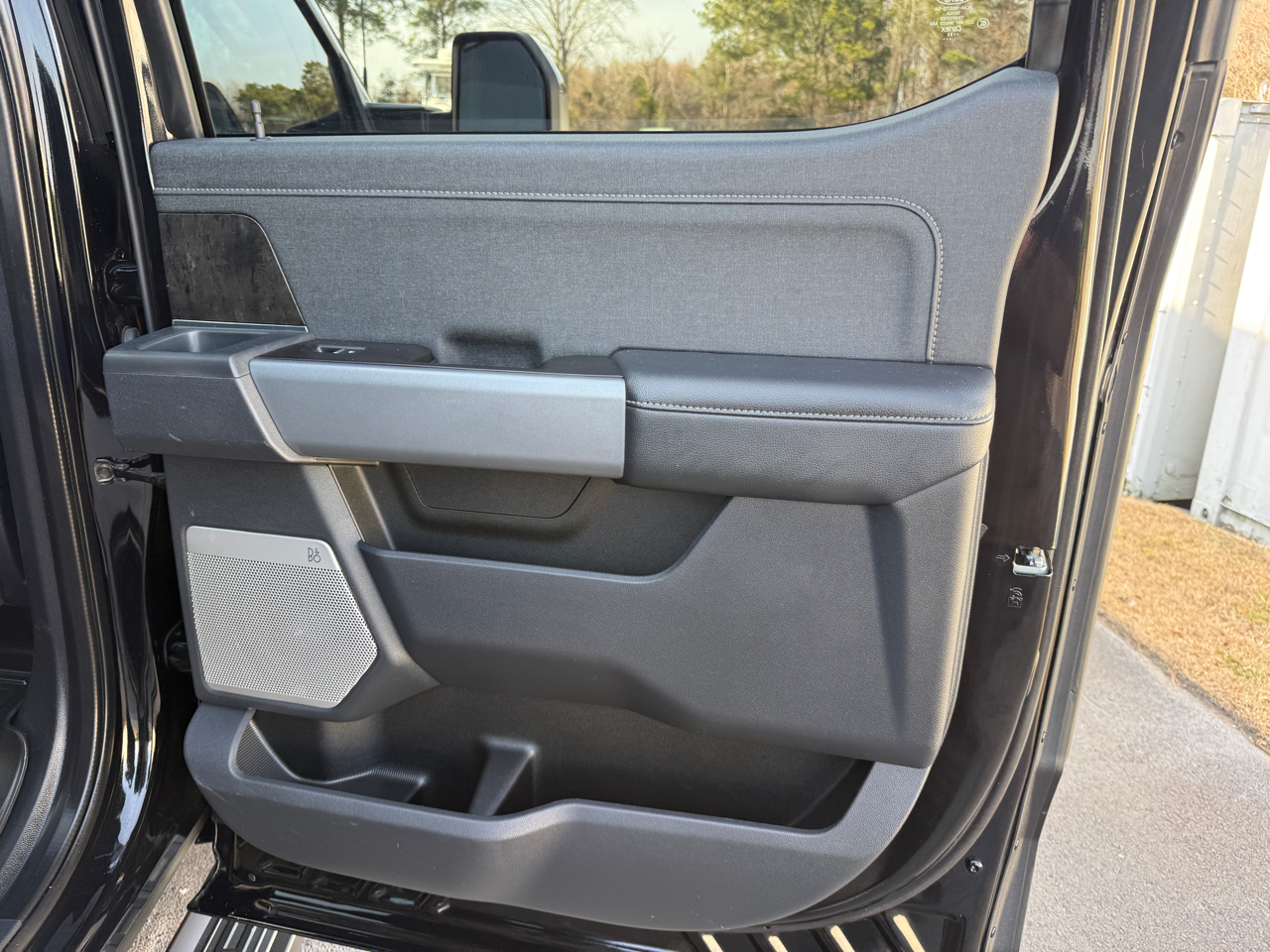 Ford F-250 SD Lariat Crew Cab 4WD 2023