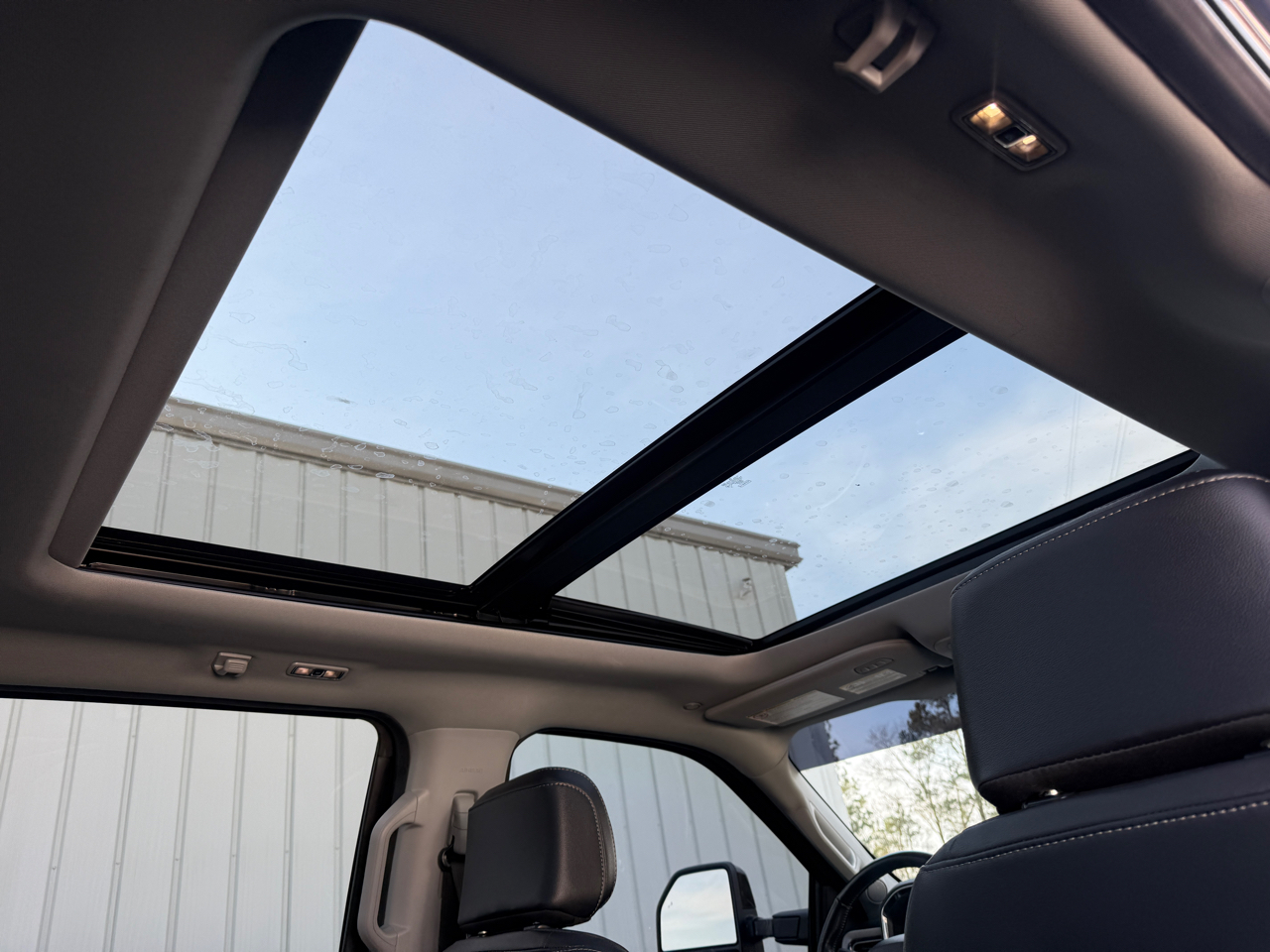 Ford F-250 SD Lariat Crew Cab 4WD 2023