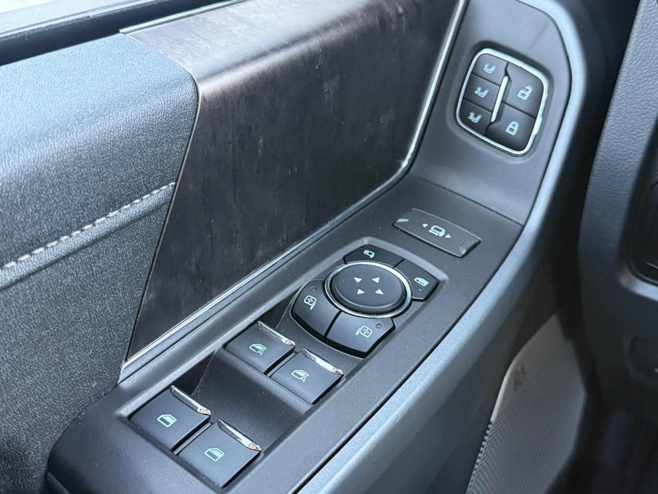 Ford F-250 SD Lariat Crew Cab 4WD 2023