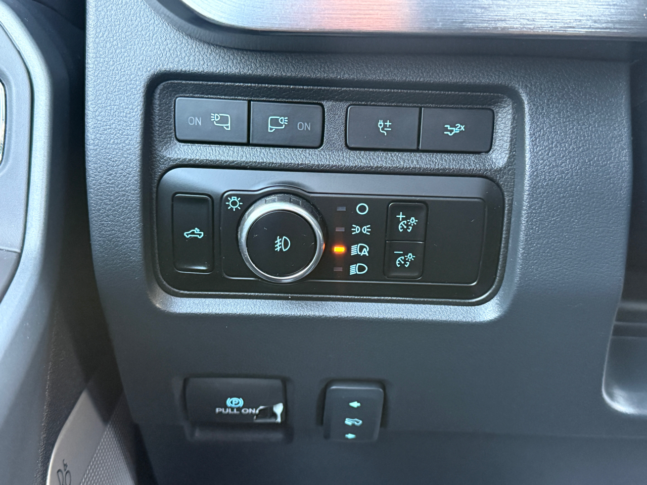 Ford F-250 SD Lariat Crew Cab 4WD 2023