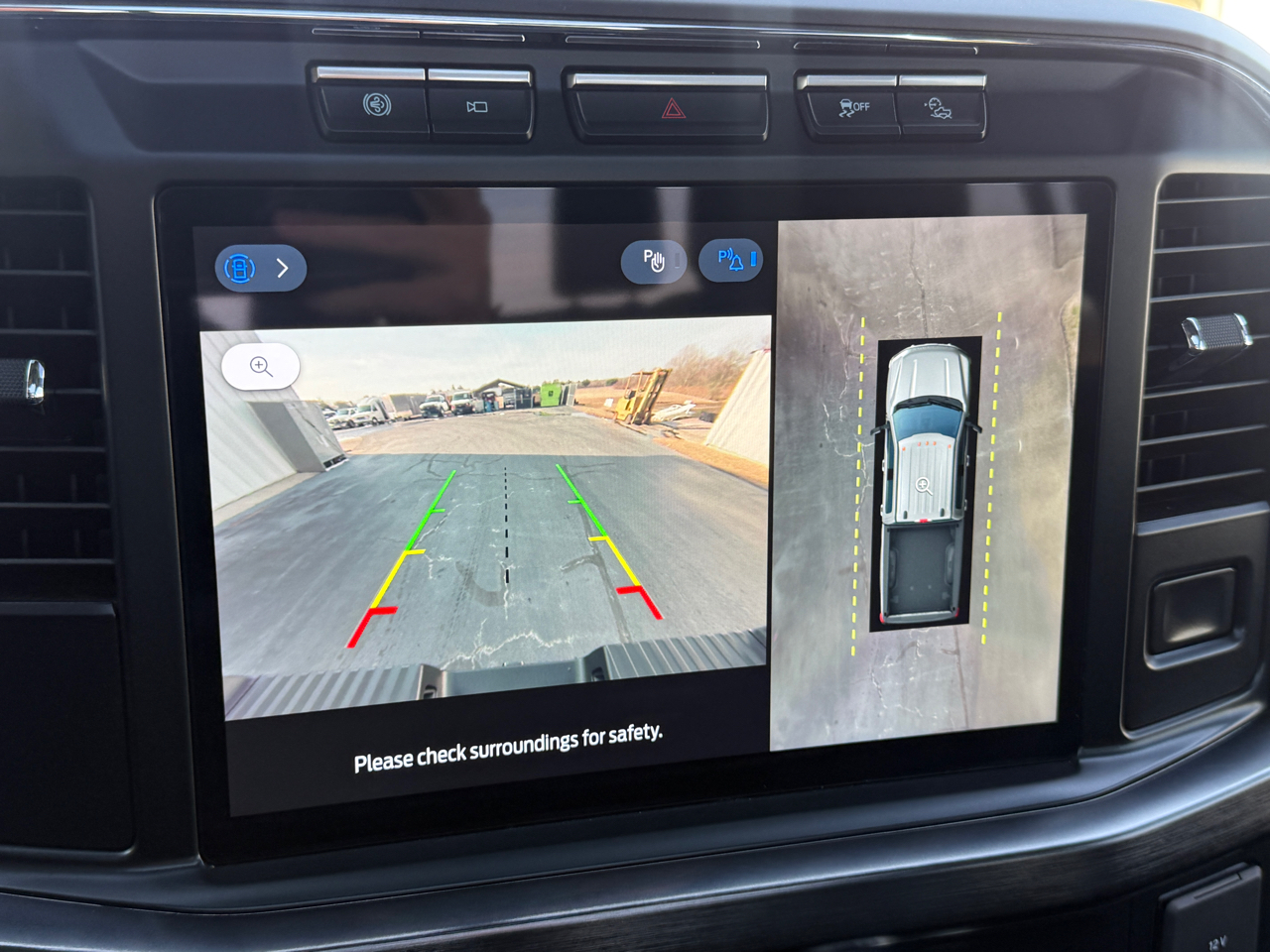 Ford F-250 SD Lariat Crew Cab 4WD 2023