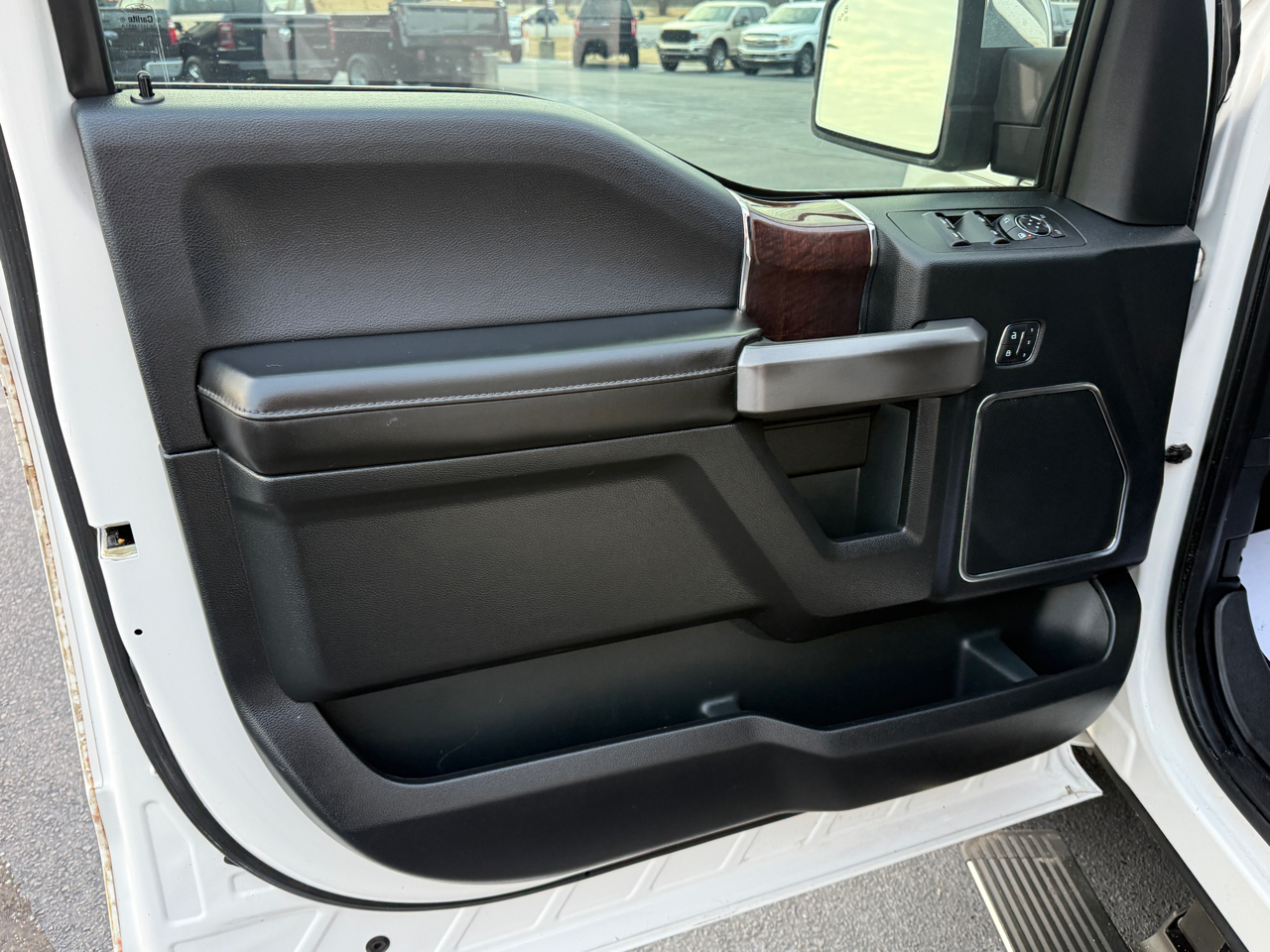 Ford F-150 Platinum SuperCrew 4WD 2015