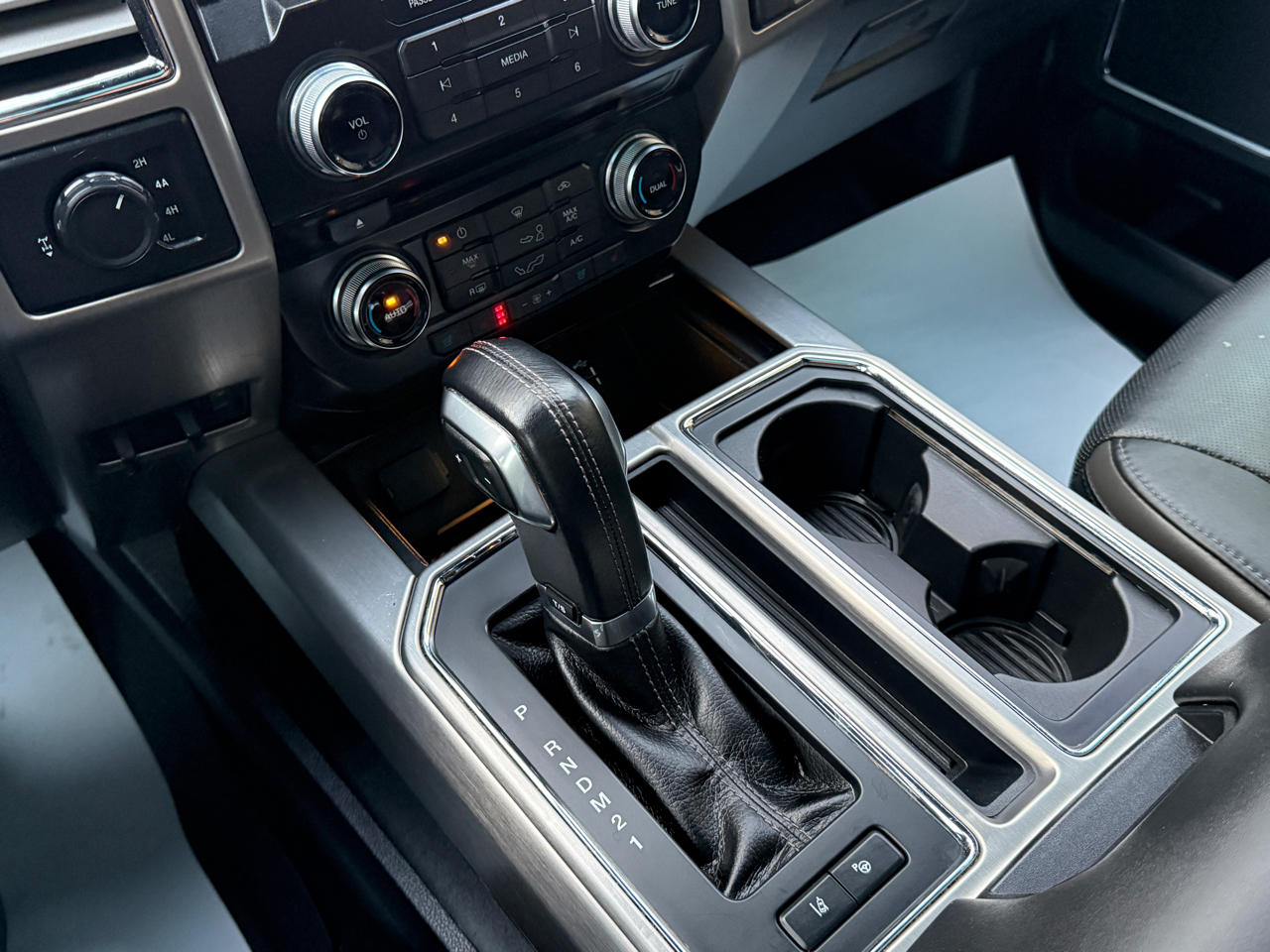 Ford F-150 Platinum SuperCrew 4WD 2015