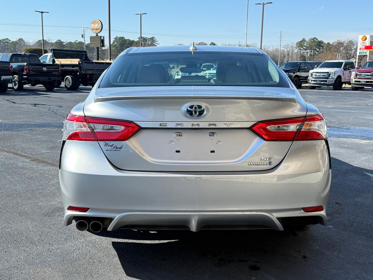 Toyota Camry Hybrid SE 2020